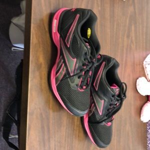 Reebok simply tone sneakers